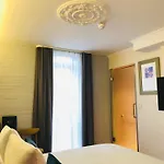Chasse Residency Hotel