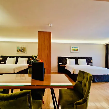 Hotel Chasse Residency 4*