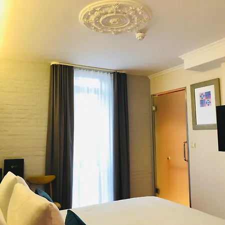 Chasse Residency Hotell