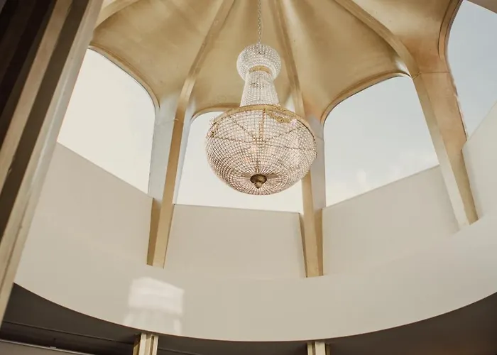 Chassé Residency Hotel 4*