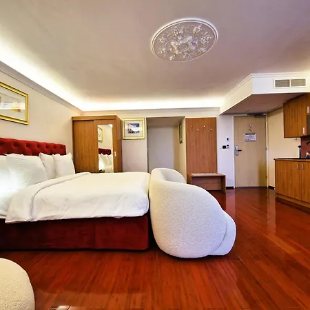 Hotel Chassé Residency