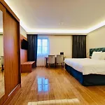 Chasse Residency Hotel