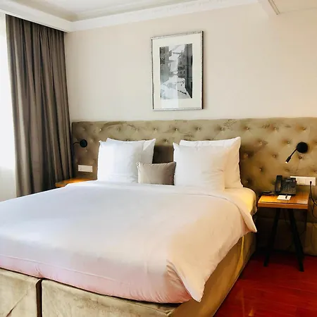 Chasse Residency فندق
